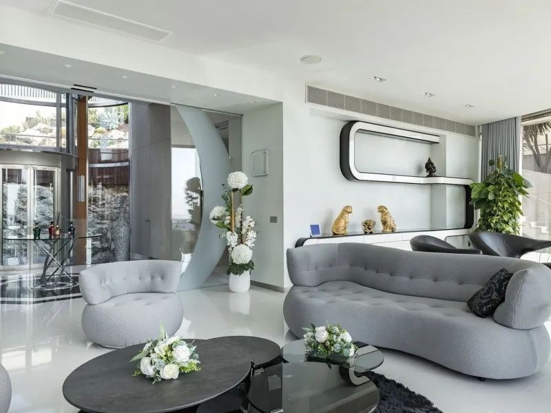 Luxury villa with sea and mountain views in Sitges