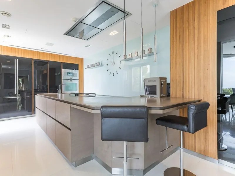 Luxury villa with sea and mountain views in Sitges