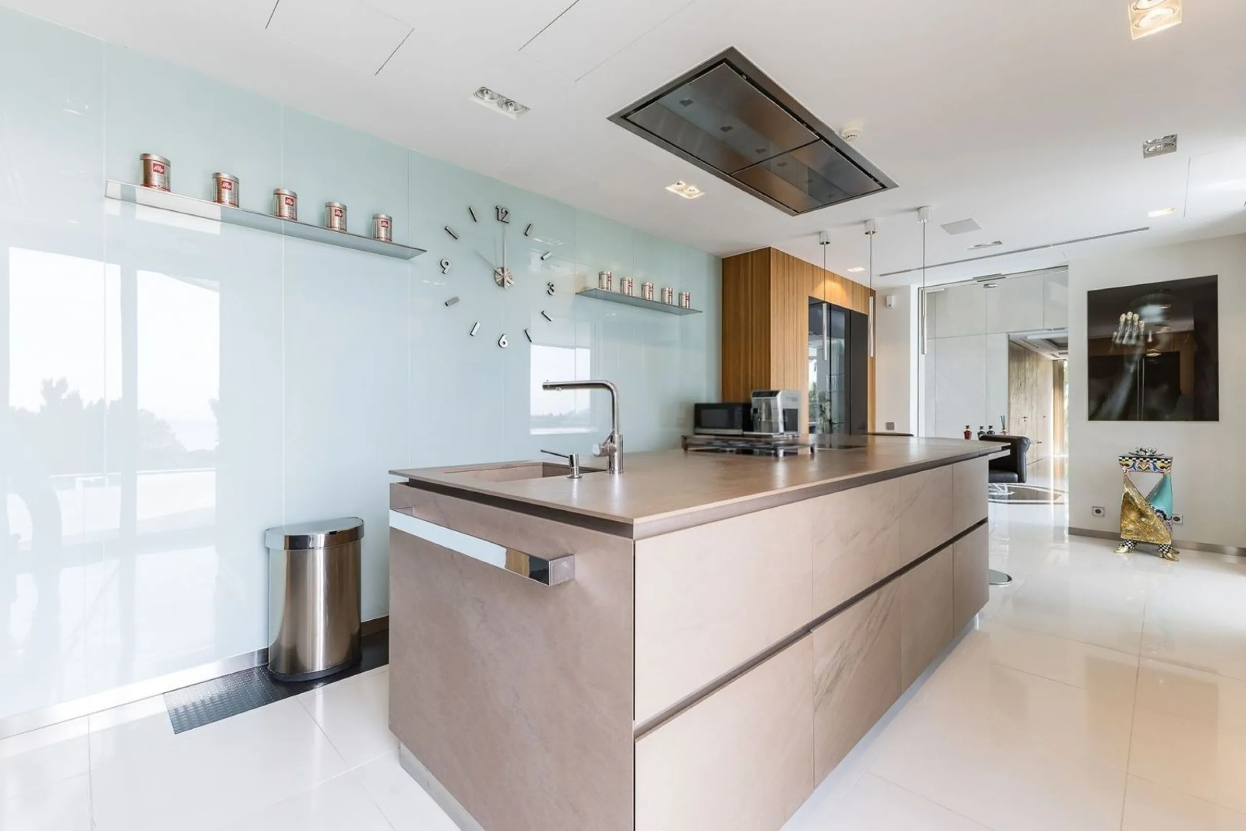 Luxury villa with sea and mountain views in Sitges