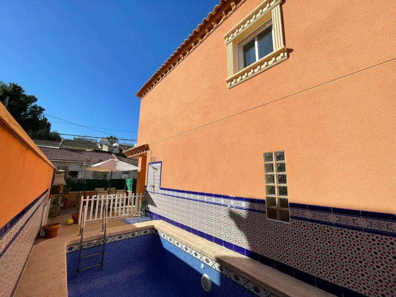 House 272 m² (133 m² built) in Bigastro, Alicante