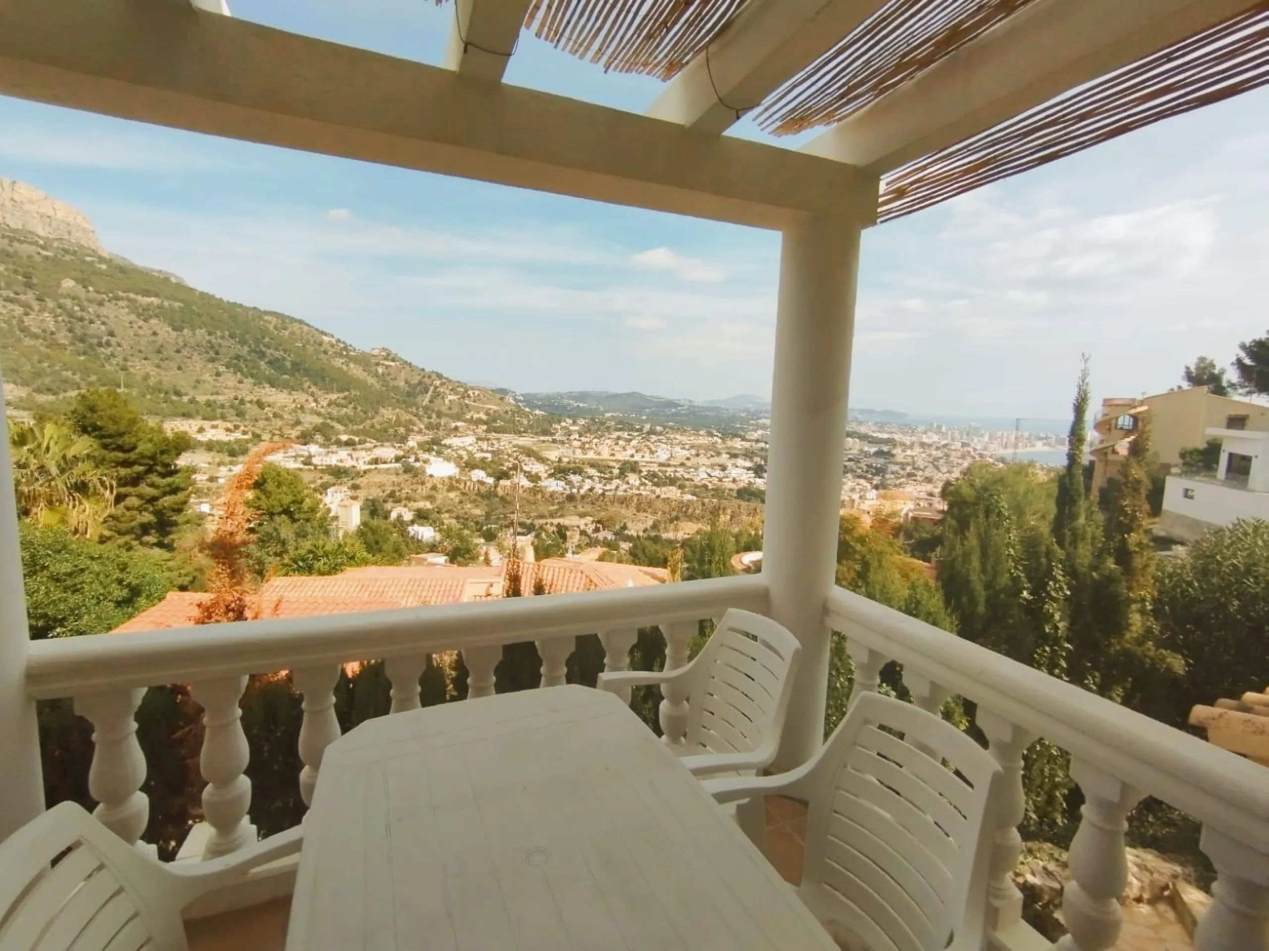 Exclusive villa in Calpe with panoramic views 🌅 and great investment opportunity 💼