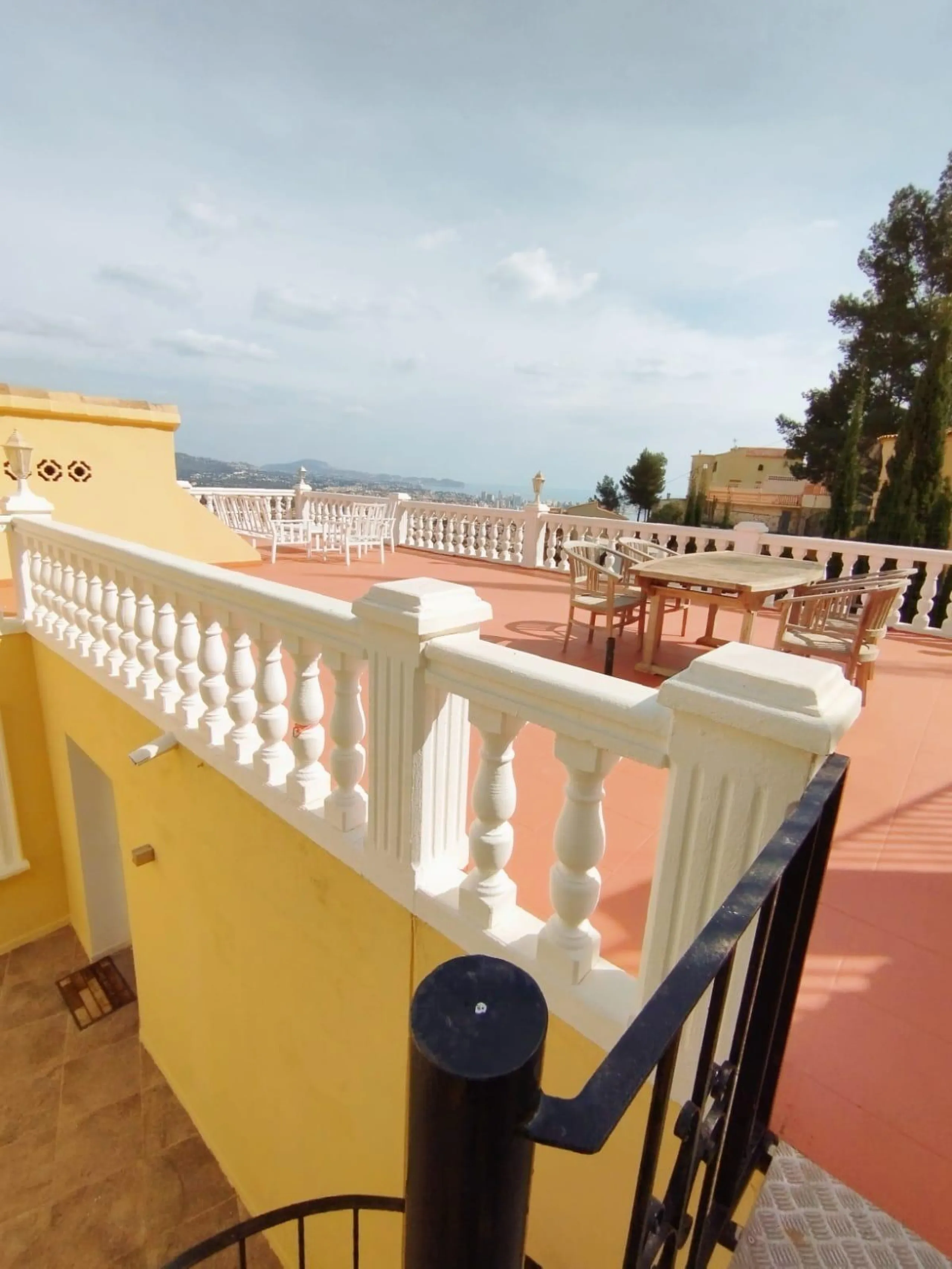 Exclusive villa in Calpe with panoramic views 🌅 and great investment opportunity 💼