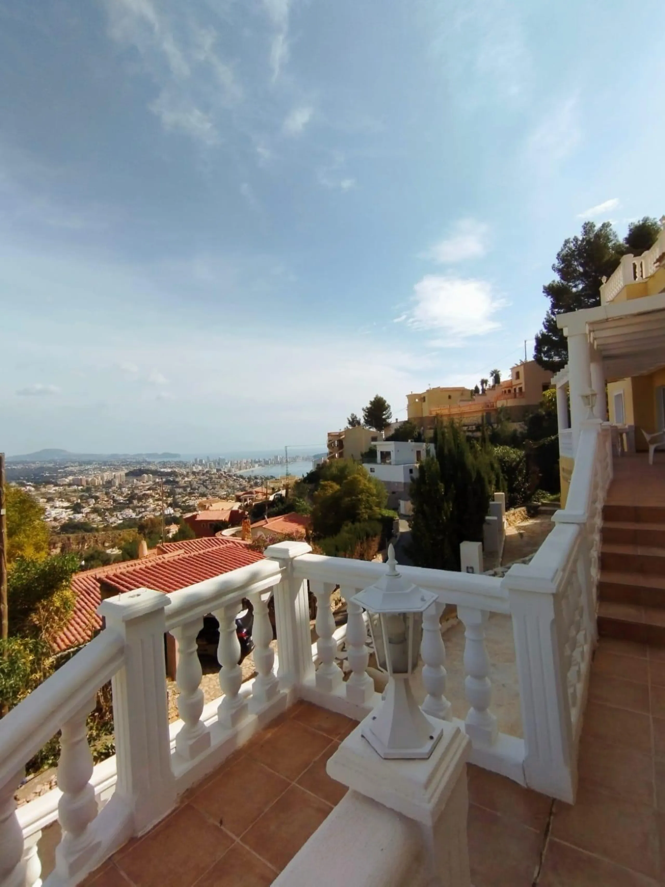 Exclusive villa in Calpe with panoramic views 🌅 and great investment opportunity 💼