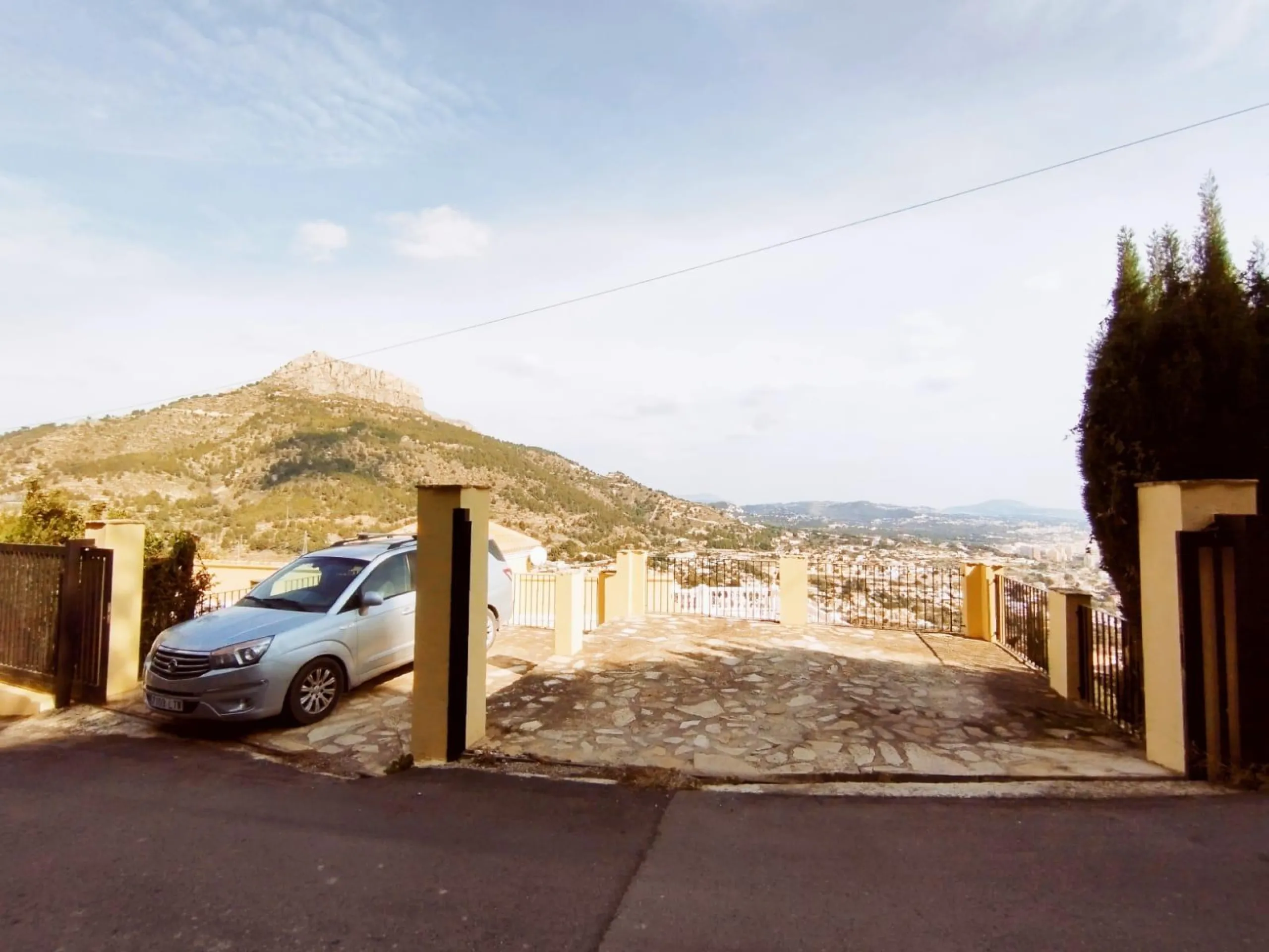 Exclusive villa in Calpe with panoramic views 🌅 and great investment opportunity 💼