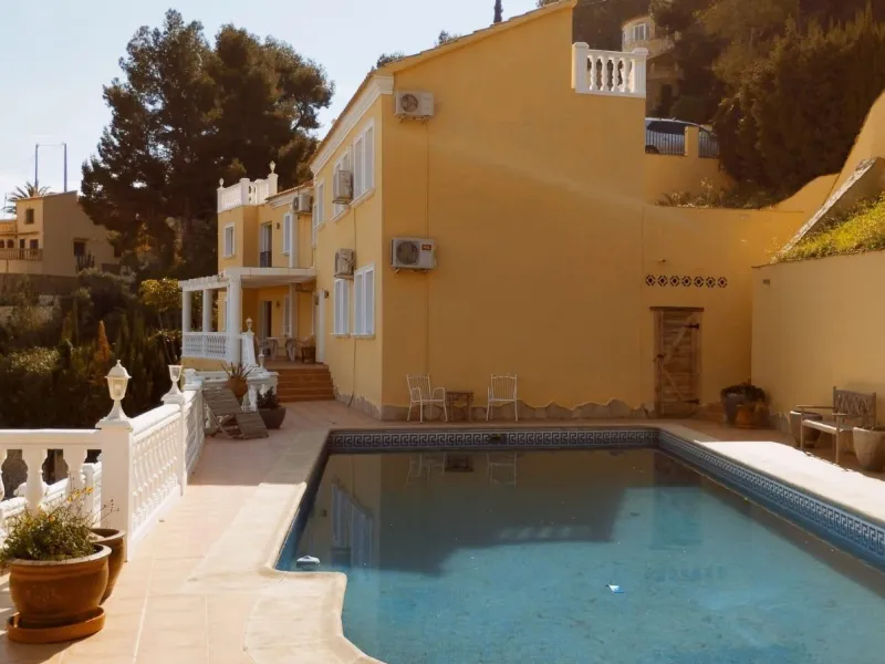 Exclusive villa in Calpe with panoramic views 🌅 and great investment opportunity 💼