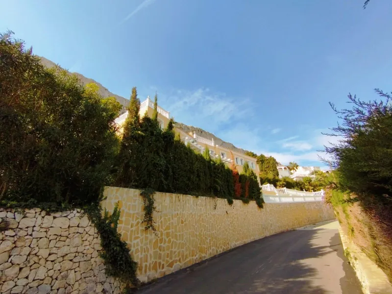 Exclusive villa in Calpe with panoramic views 🌅 and great investment opportunity 💼