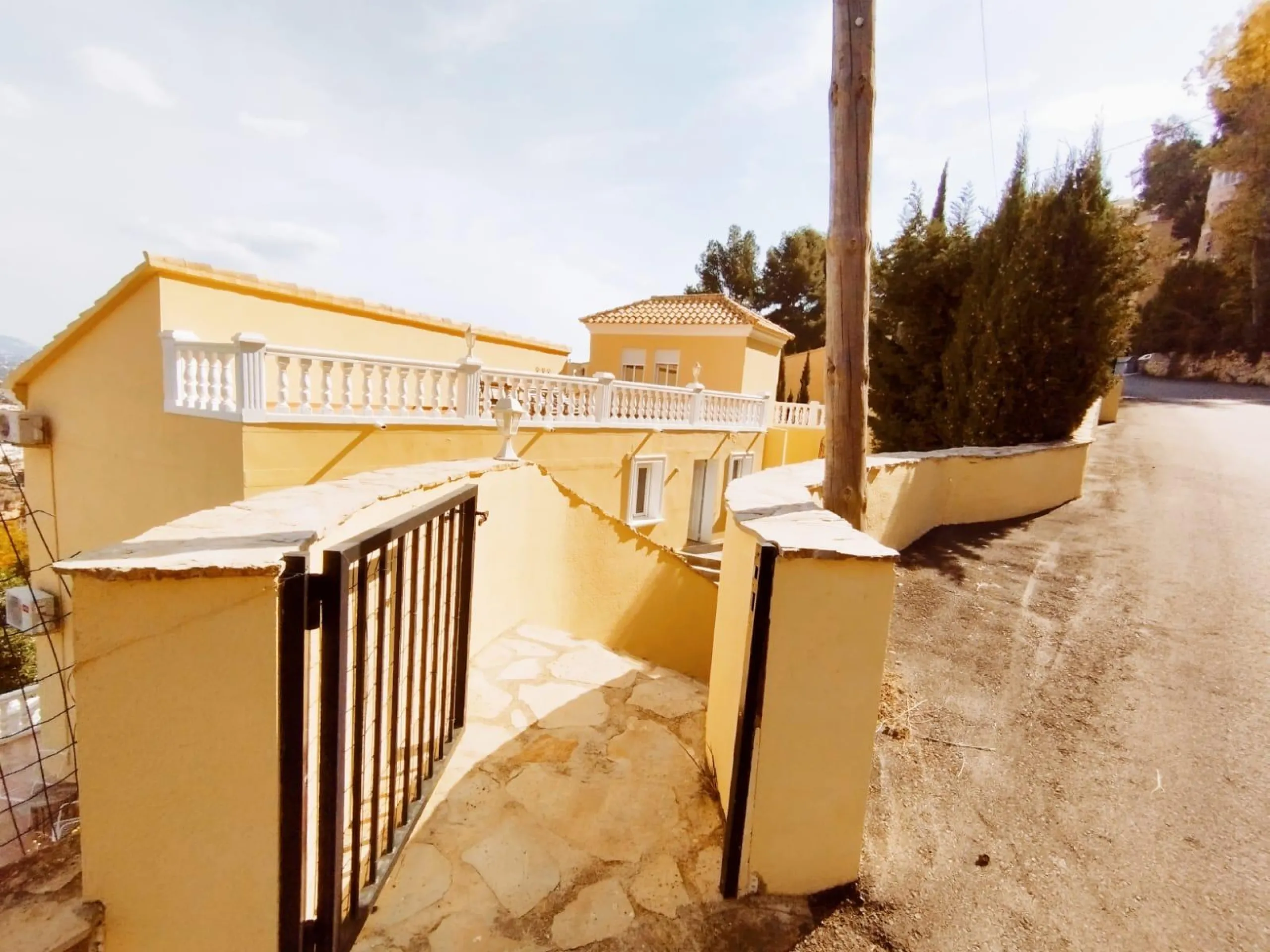 Exclusive villa in Calpe with panoramic views 🌅 and great investment opportunity 💼