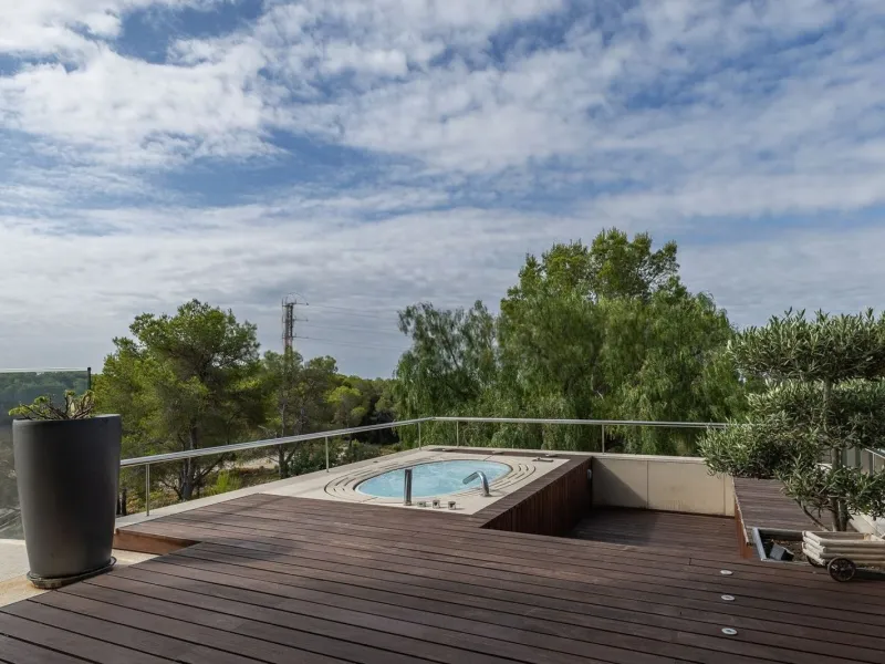 Luxury villa with sea and mountain views in Sitges