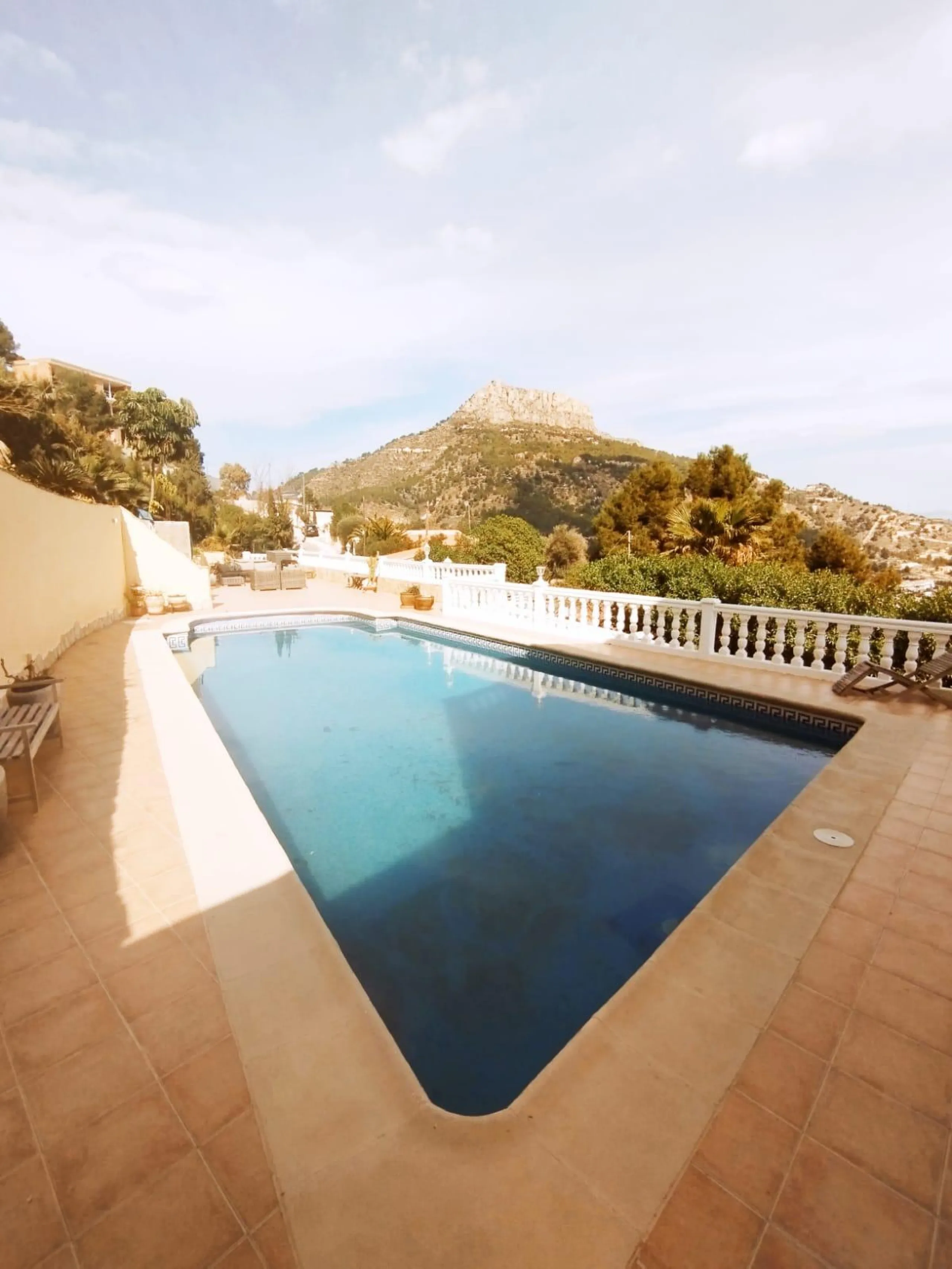 Exclusive villa in Calpe with panoramic views 🌅 and great investment opportunity 💼