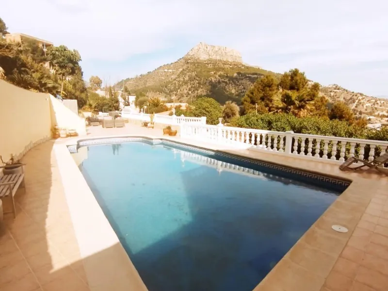 Exclusive villa in Calpe with panoramic views 🌅 and great investment opportunity 💼