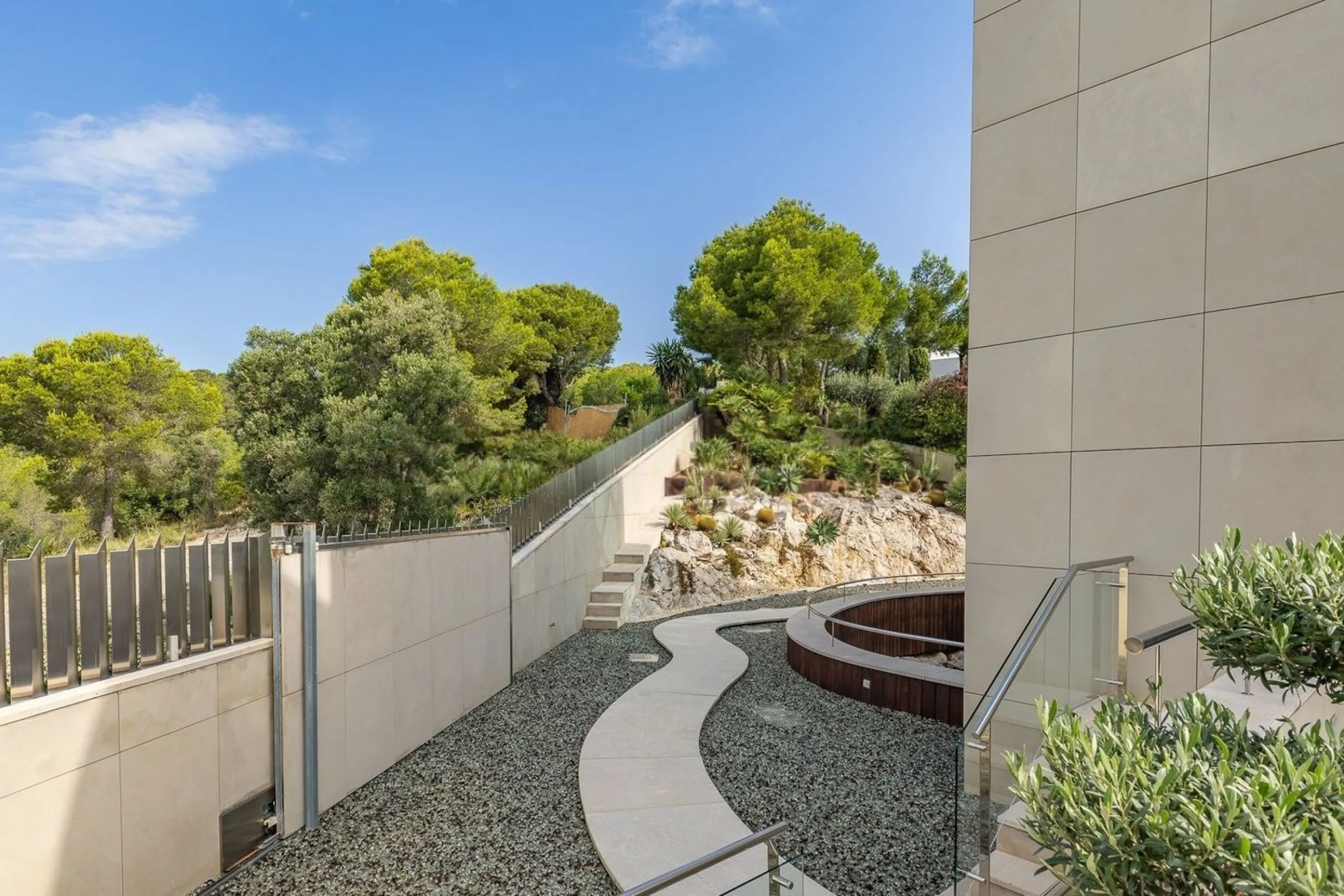Luxury villa with sea and mountain views in Sitges