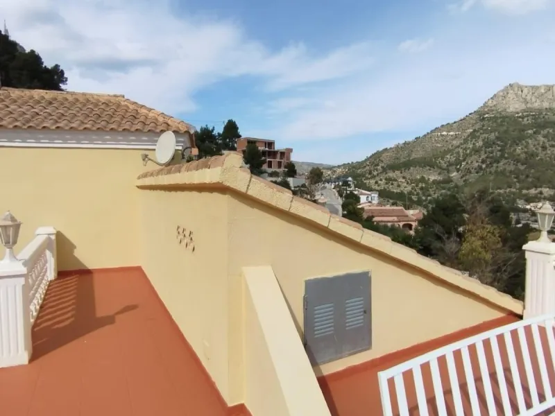Exclusive villa in Calpe with panoramic views 🌅 and great investment opportunity 💼