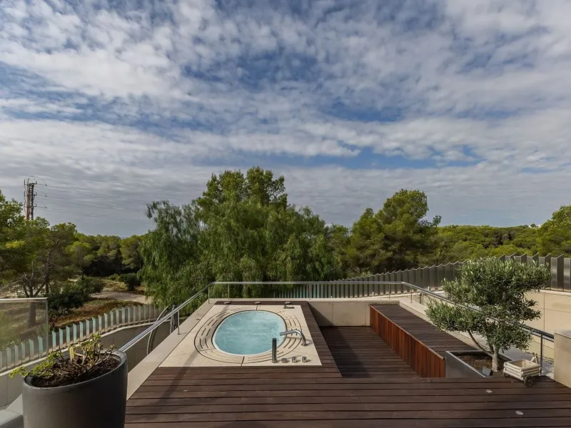 Luxury villa with sea and mountain views in Sitges