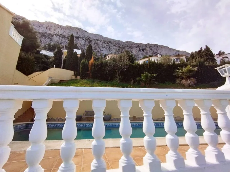 Exclusive villa in Calpe with panoramic views 🌅 and great investment opportunity 💼