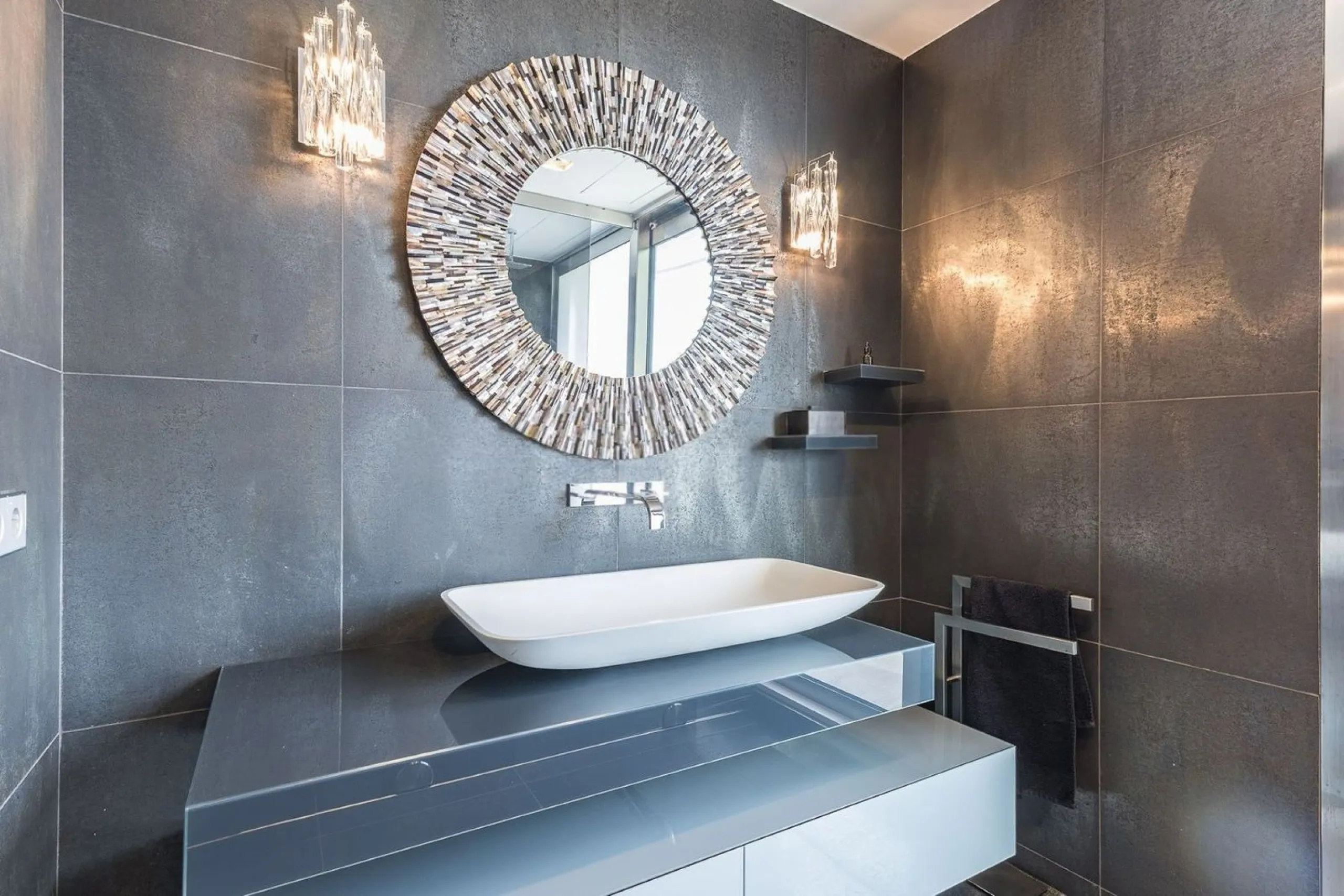 Luxury villa with sea and mountain views in Sitges