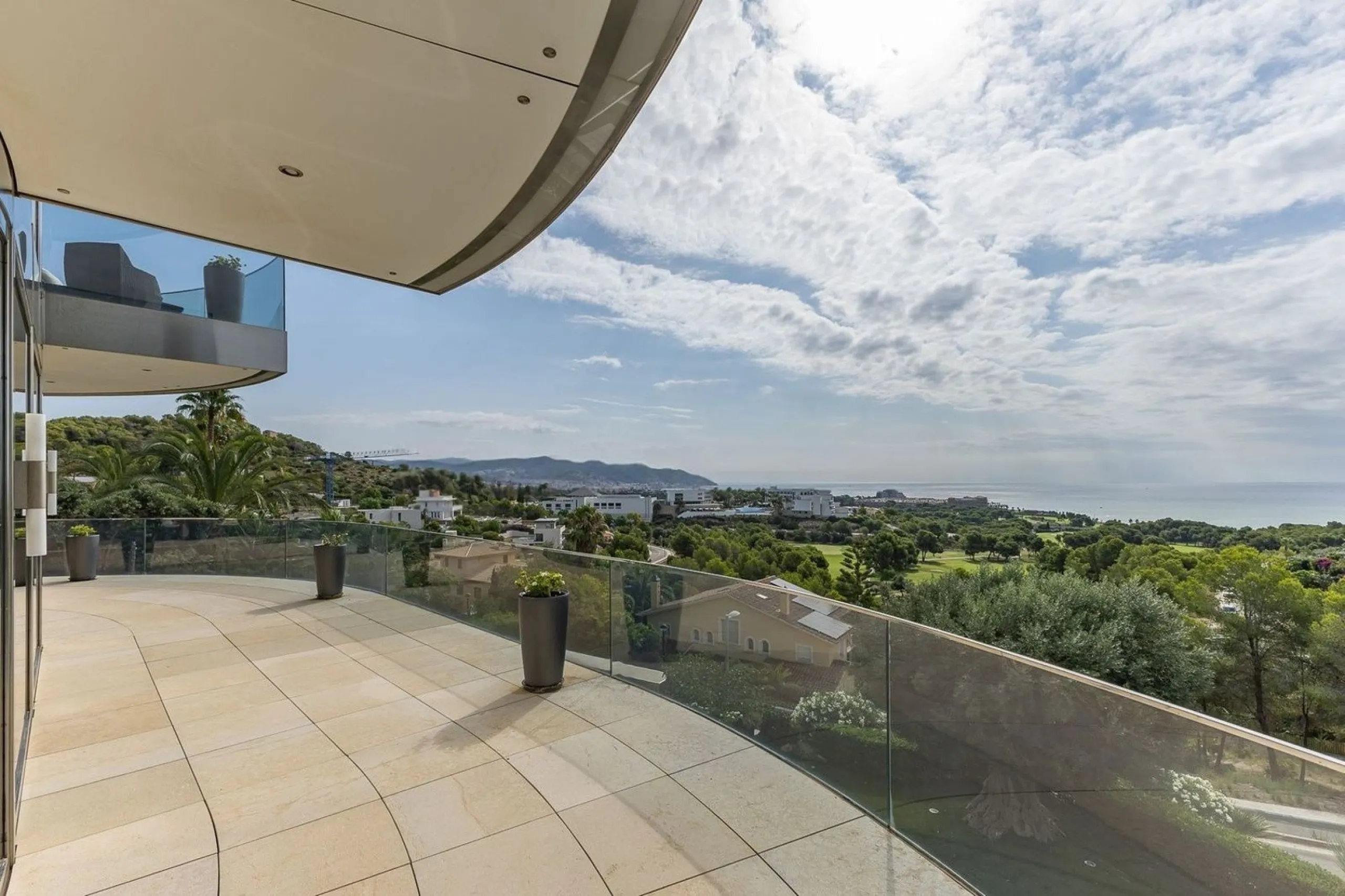 Luxury villa with sea and mountain views in Sitges