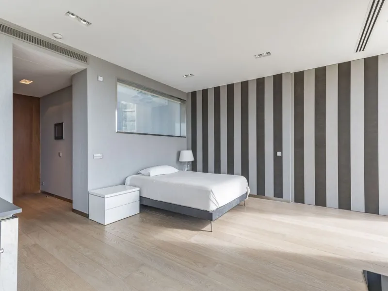 Luxury villa with sea and mountain views in Sitges