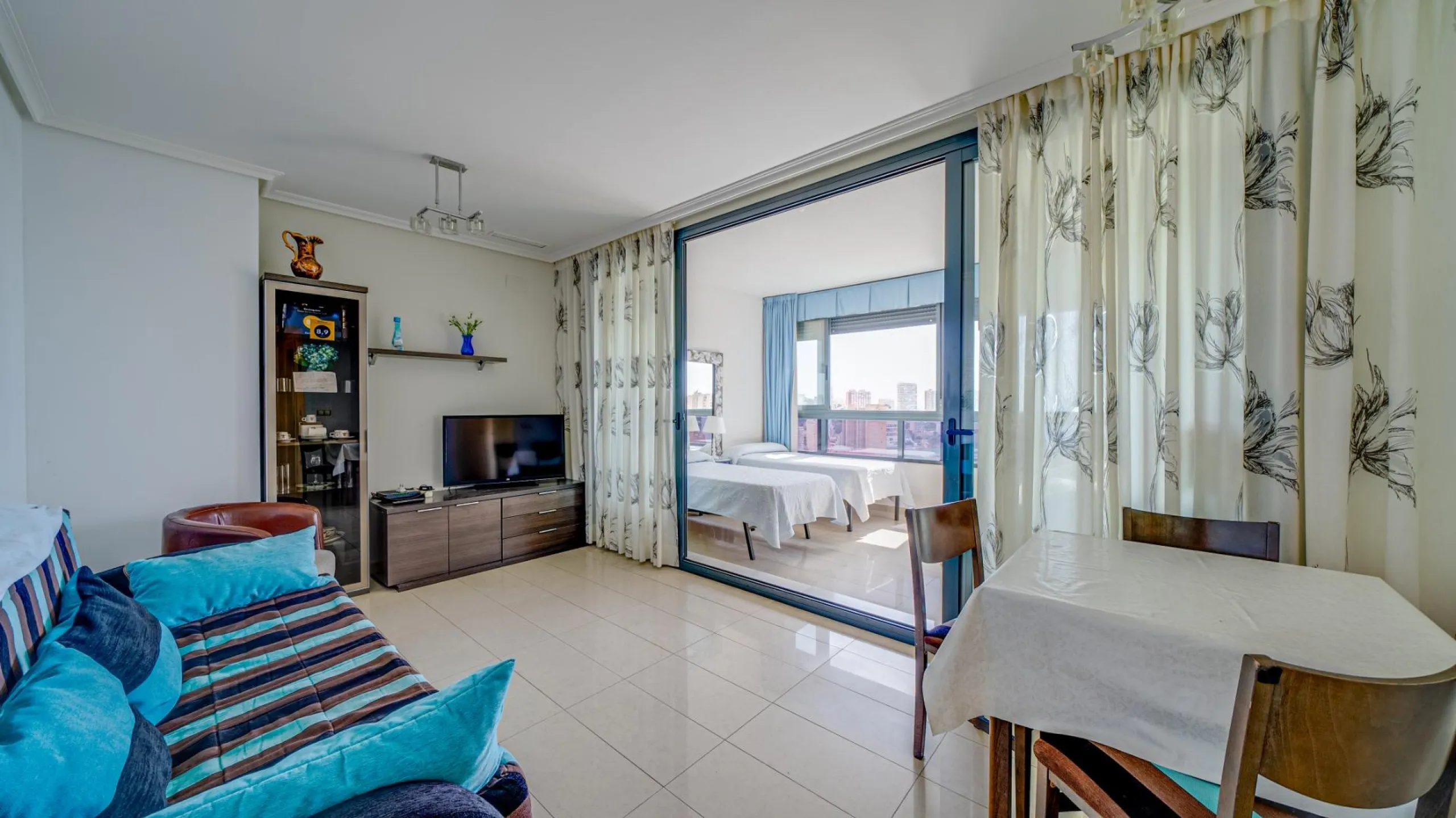 Bright apartment with amazing sea views
