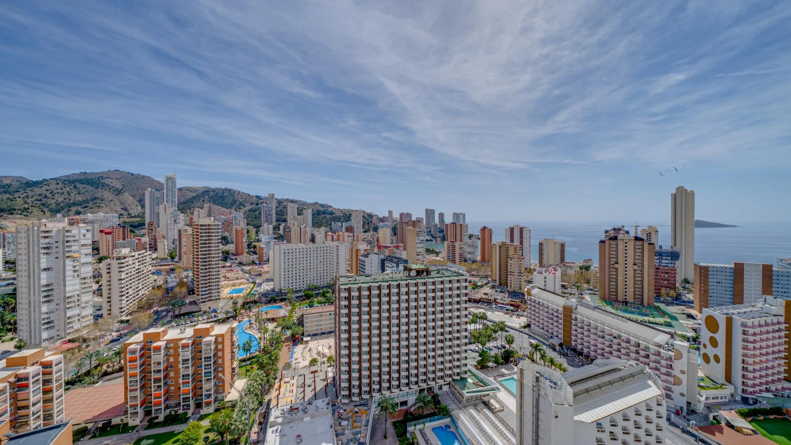 Bright apartment with amazing sea views