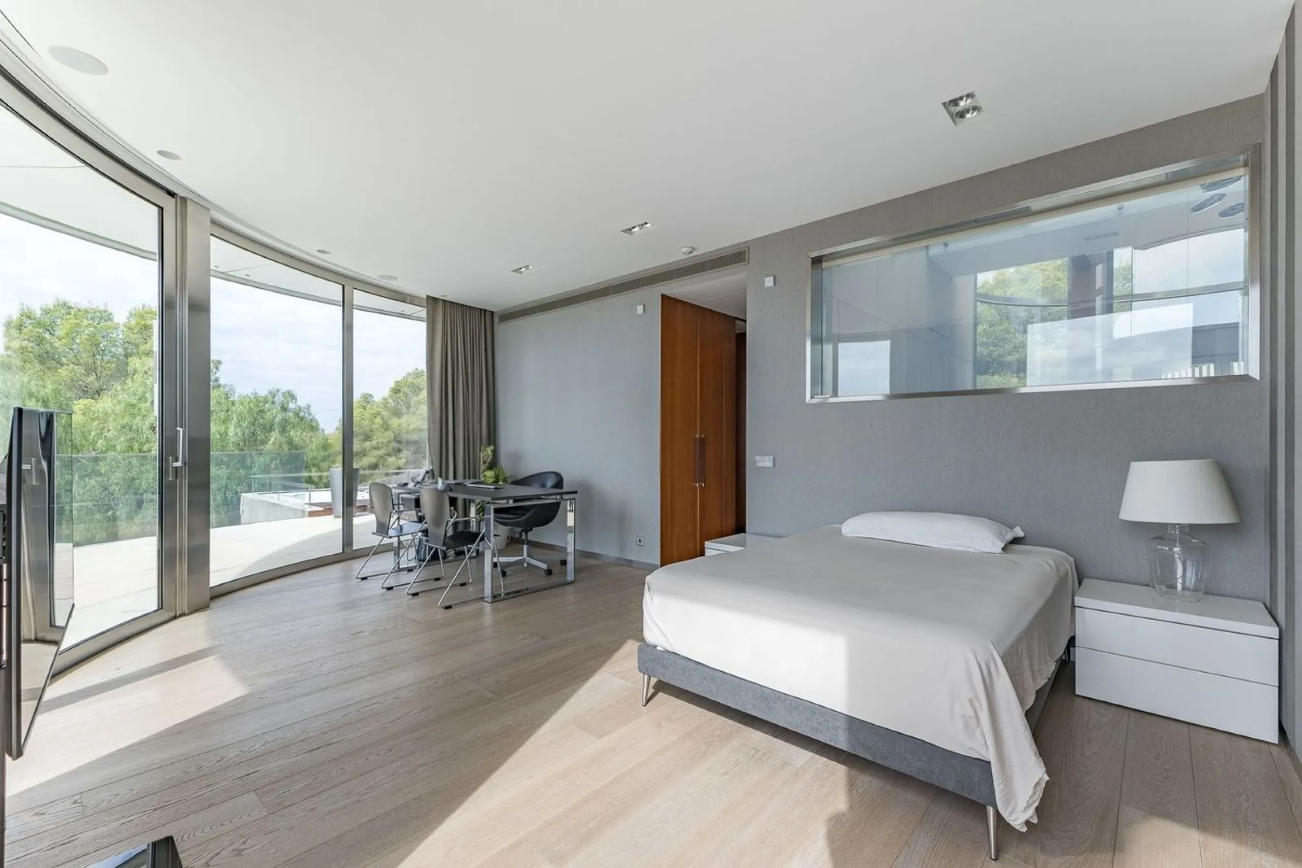 Luxury villa with sea and mountain views in Sitges
