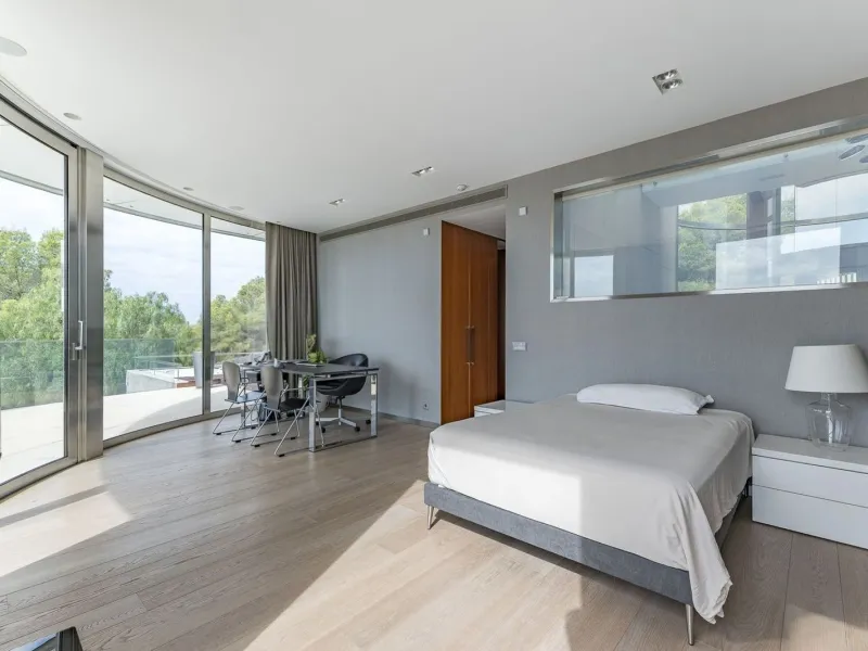 Luxury villa with sea and mountain views in Sitges