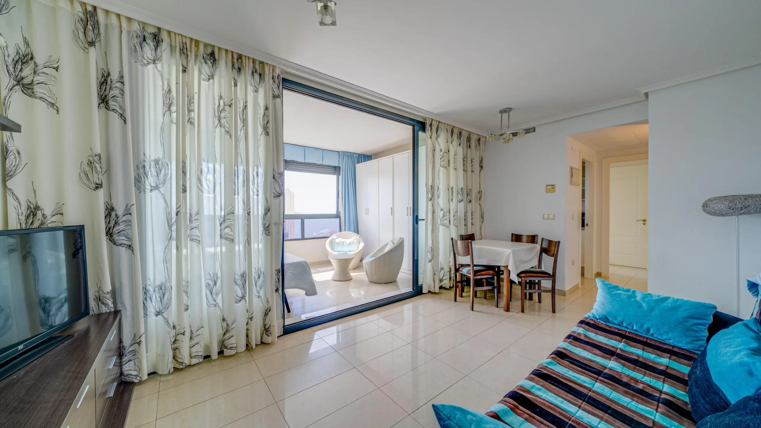 Bright apartment with amazing sea views