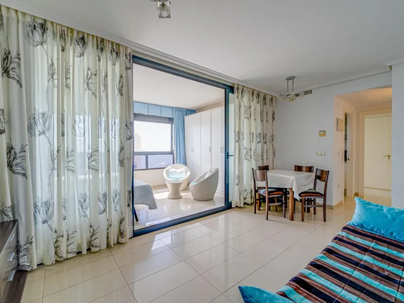 Bright apartment with amazing sea views