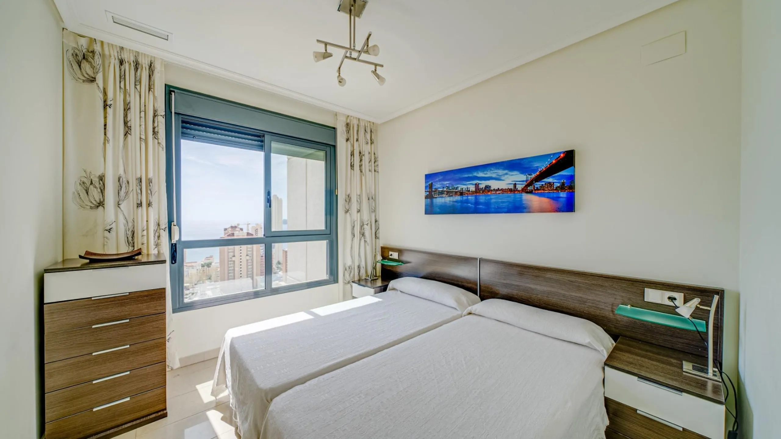 Bright apartment with amazing sea views