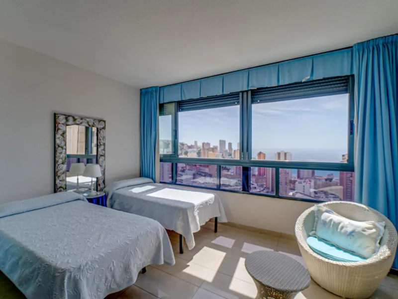 Bright apartment with amazing sea views