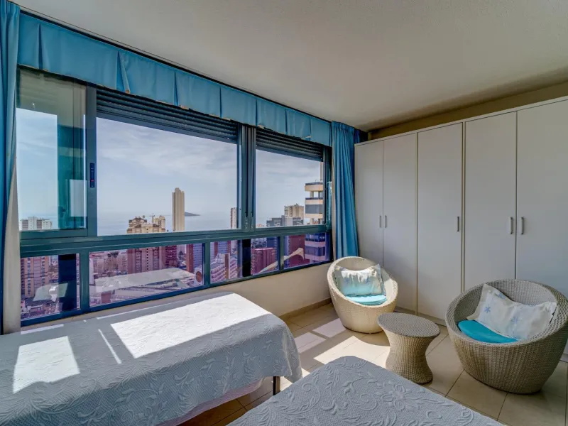 Bright apartment with amazing sea views