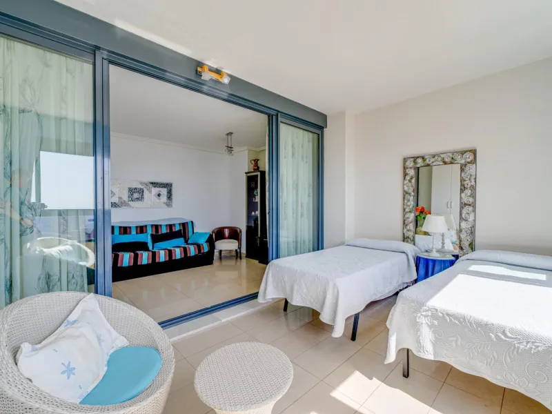 Bright apartment with amazing sea views