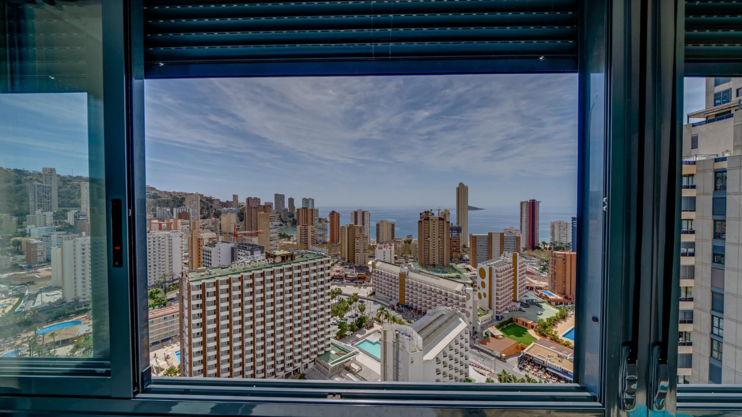 Bright apartment with amazing sea views