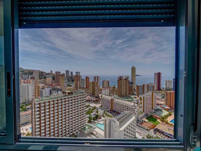 Bright apartment with amazing sea views