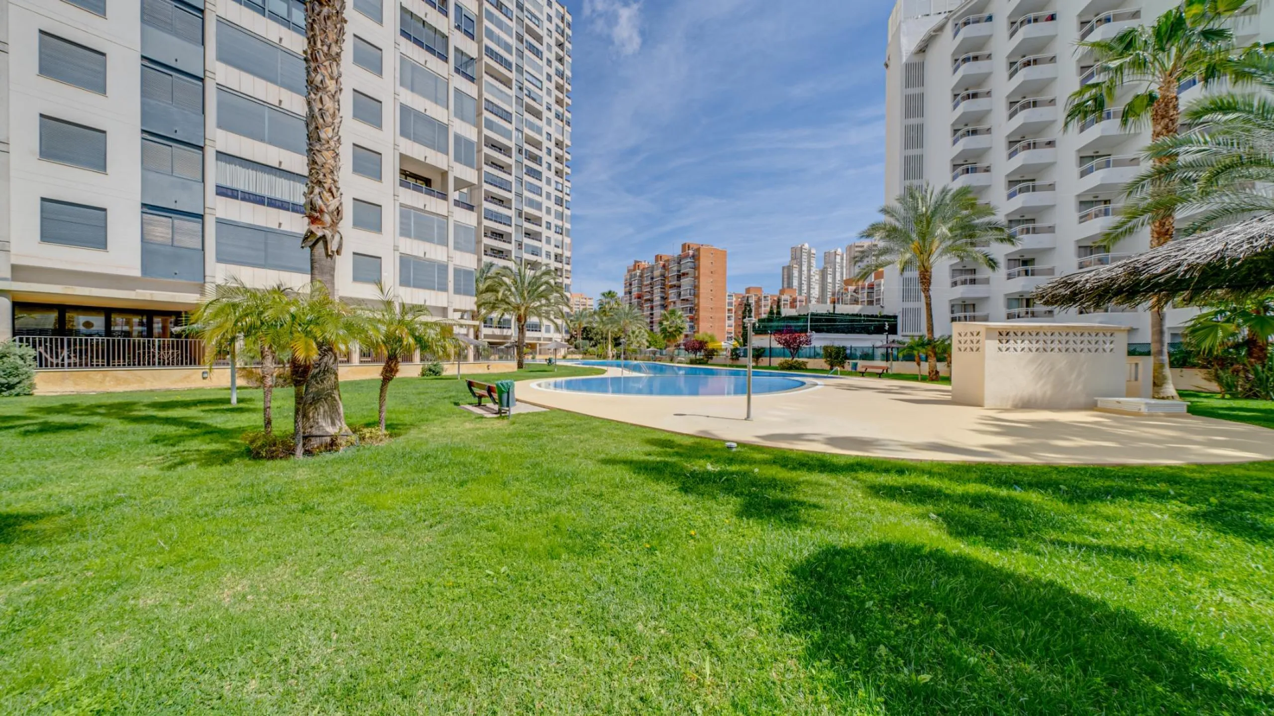 Bright apartment with amazing sea views