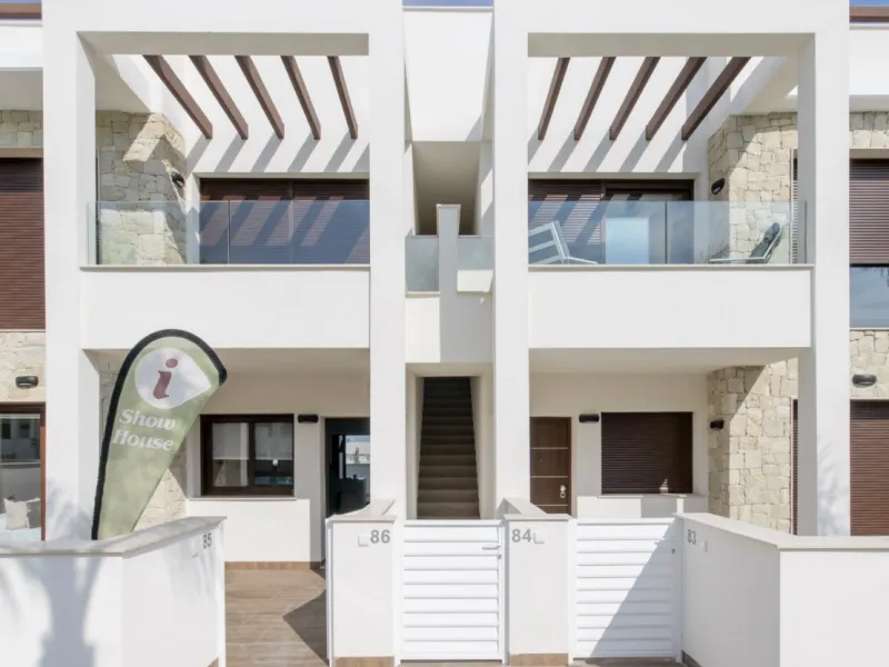 NEW BUILD RESIDENTIAL OF BUNGALOW APARTMENTS IN LOS BALCONES, TORREVIEJA