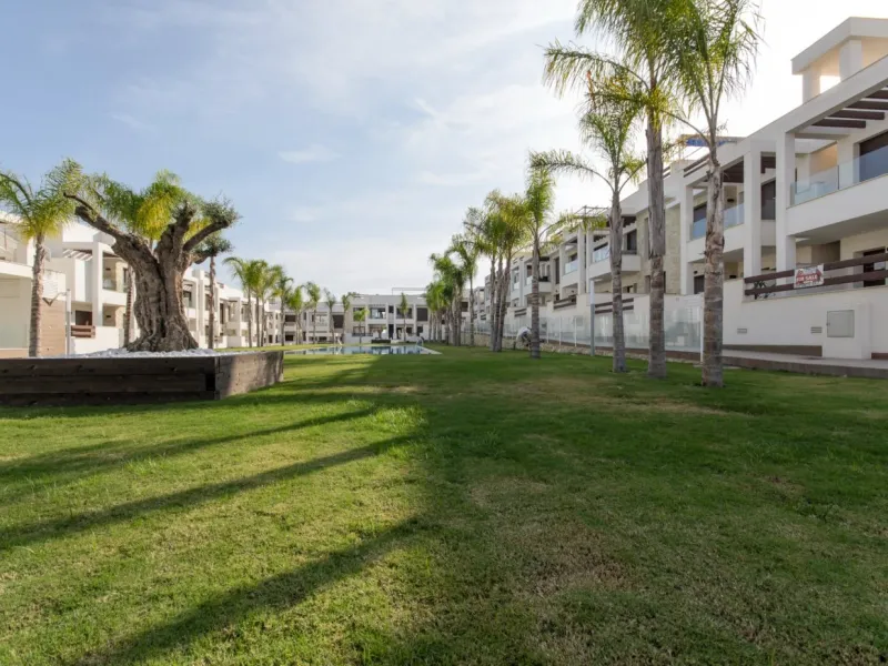 NEW BUILD RESIDENTIAL OF BUNGALOW APARTMENTS IN LOS BALCONES, TORREVIEJA