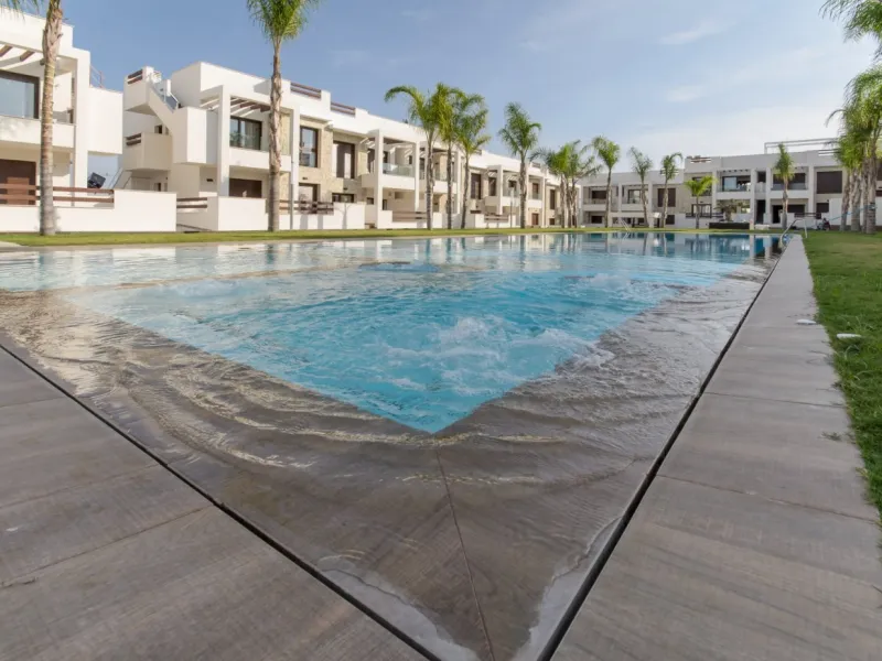 NEW BUILD RESIDENTIAL OF BUNGALOW APARTMENTS IN LOS BALCONES, TORREVIEJA