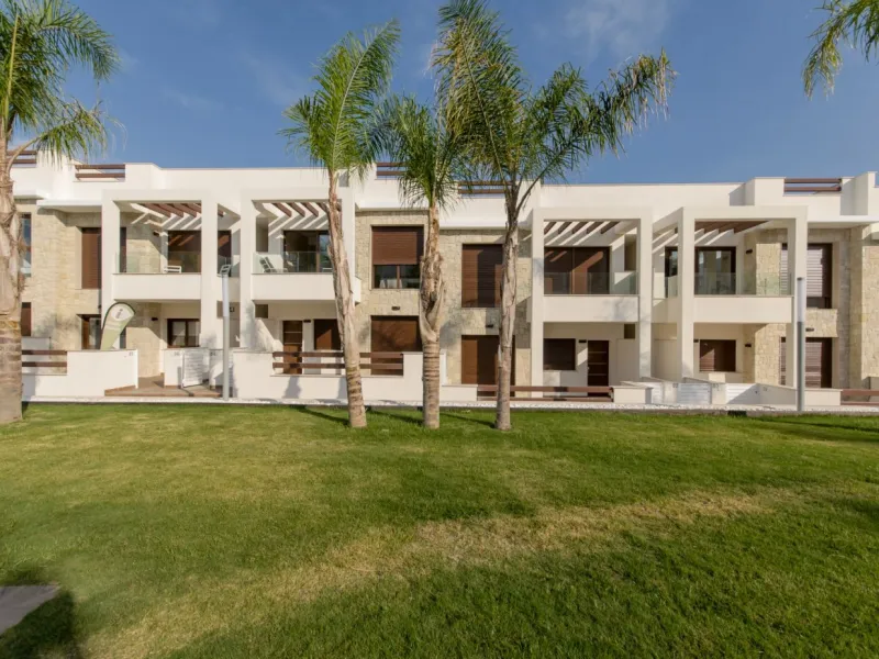 NEW BUILD RESIDENTIAL OF BUNGALOW APARTMENTS IN LOS BALCONES, TORREVIEJA