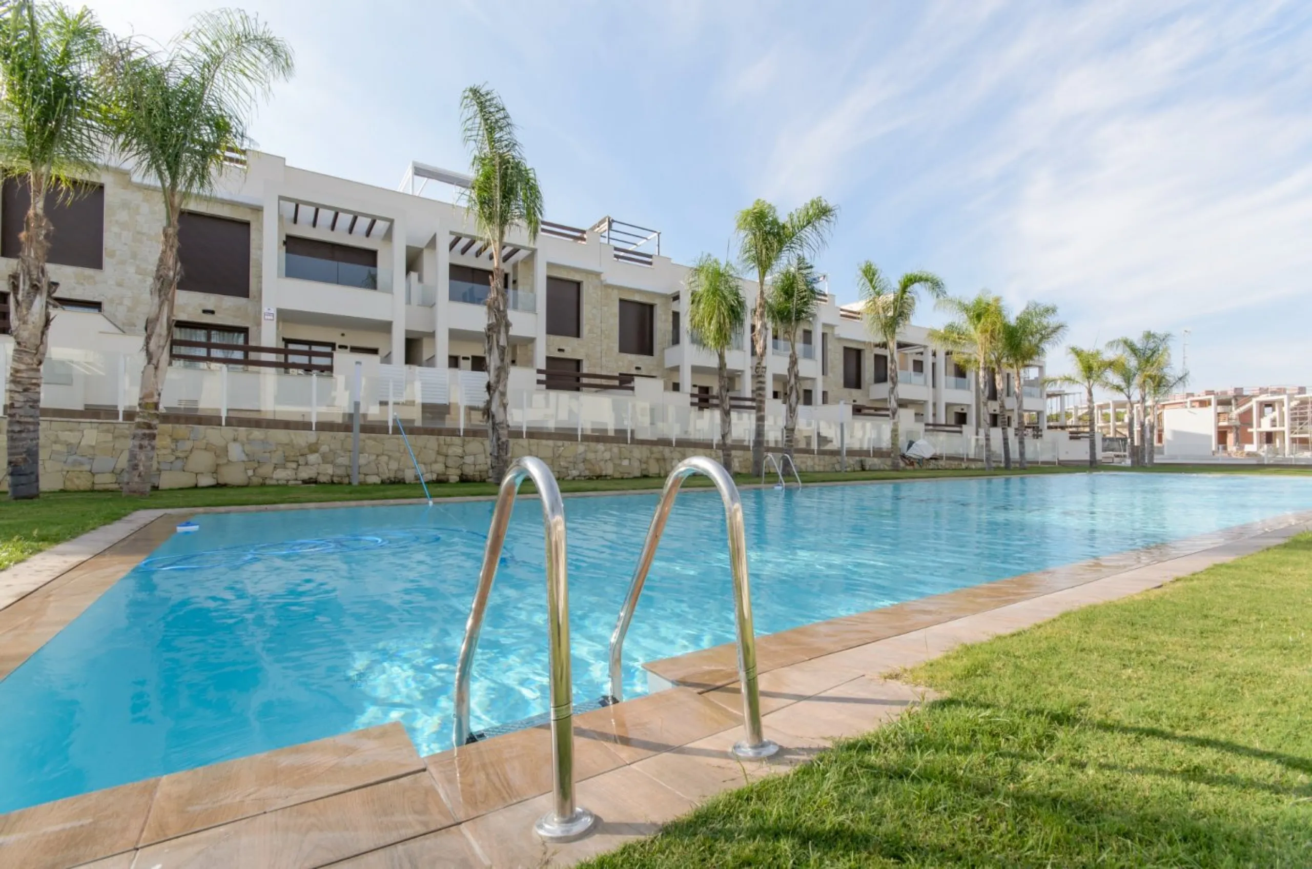 NEW BUILD RESIDENTIAL OF BUNGALOW APARTMENTS IN LOS BALCONES, TORREVIEJA
