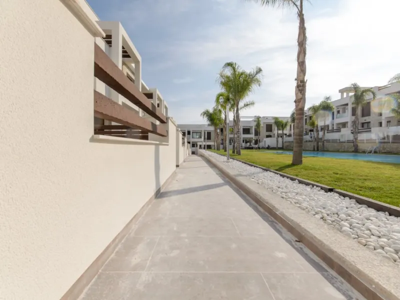 NEW BUILD RESIDENTIAL OF BUNGALOW APARTMENTS IN LOS BALCONES, TORREVIEJA