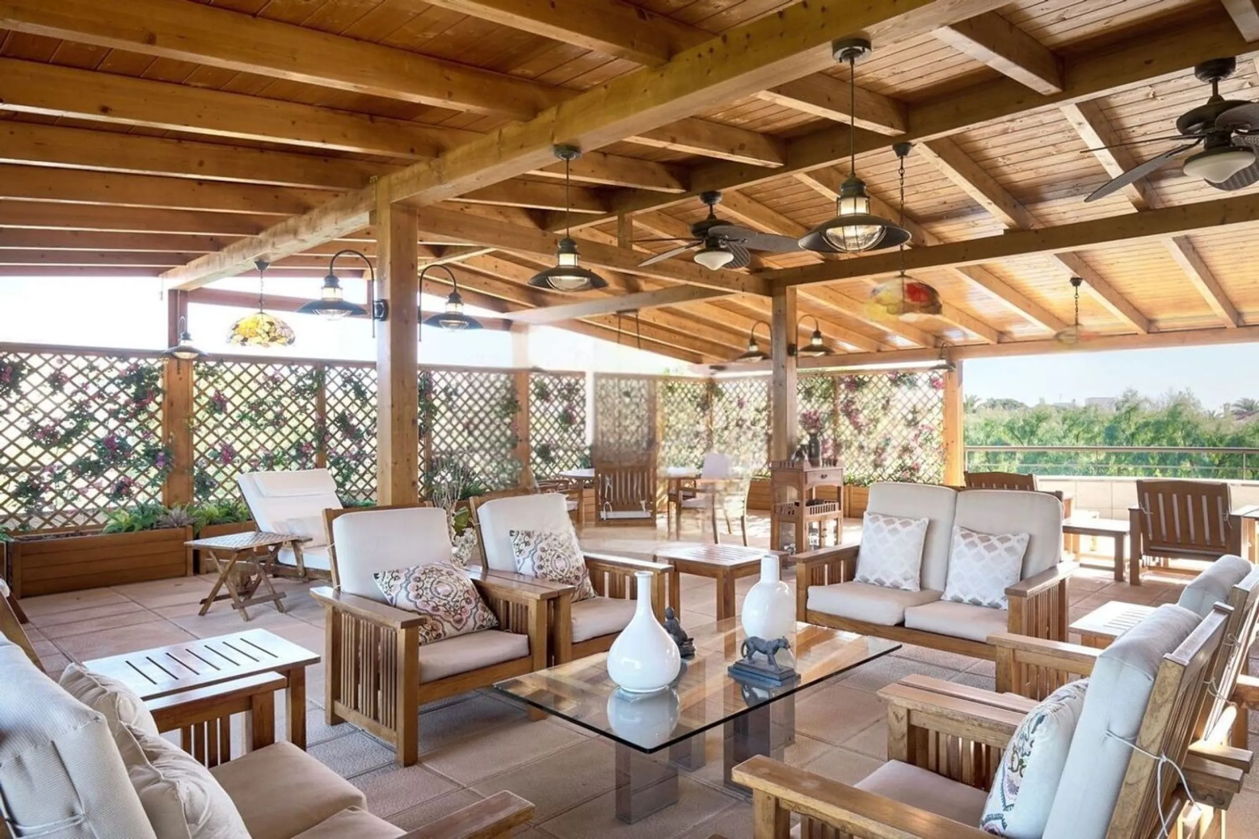 Spacious and elegant villa with pool in Terramar, Sitges