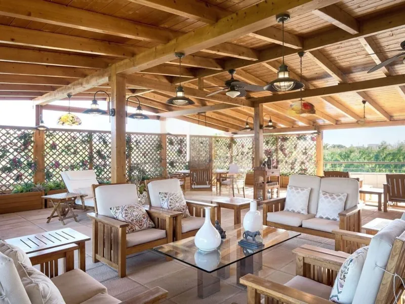 Spacious and elegant villa with pool in Terramar, Sitges