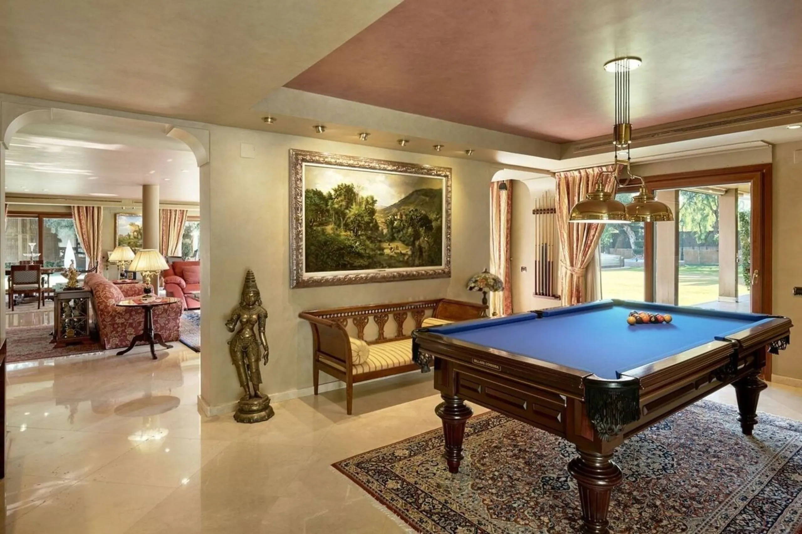 Spacious and elegant villa with pool in Terramar, Sitges