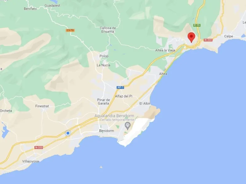 Luxury villa with views of the sea and the mountains
