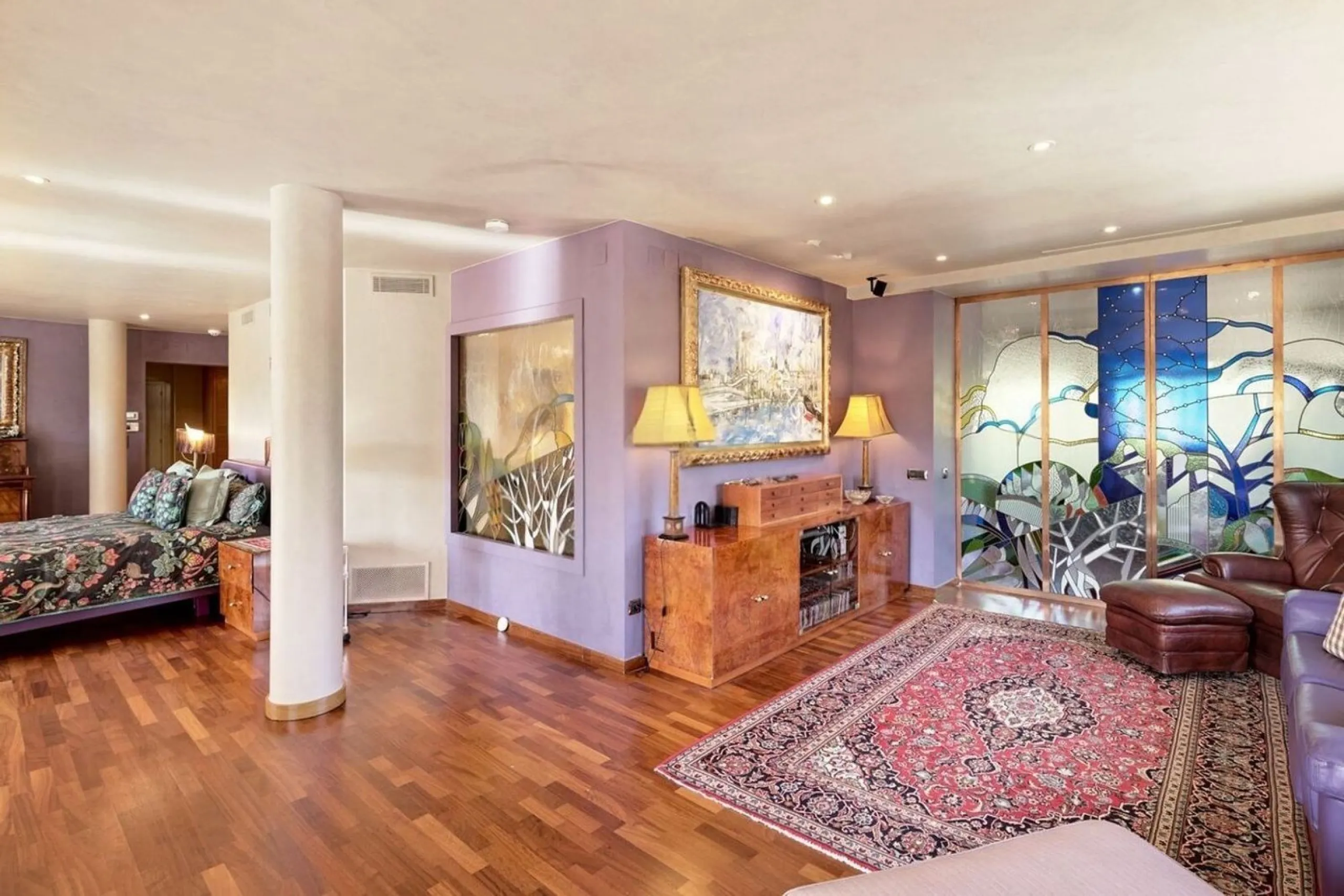 Spacious and elegant villa with pool in Terramar, Sitges