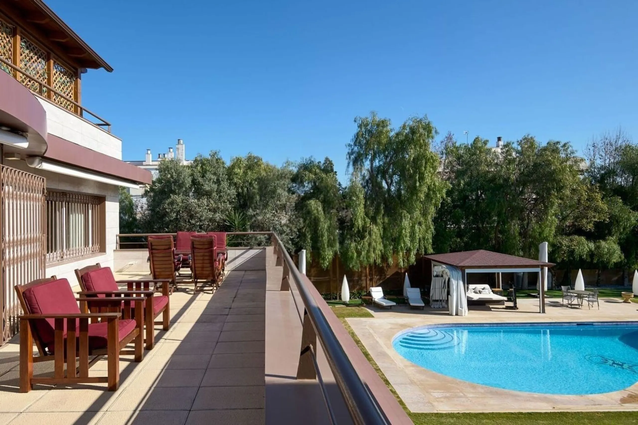 Spacious and elegant villa with pool in Terramar, Sitges