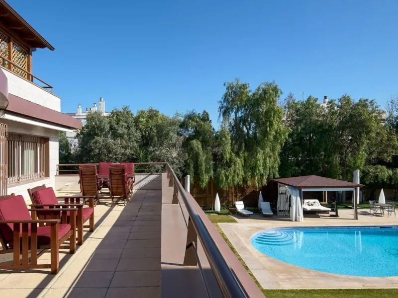 Spacious and elegant villa with pool in Terramar, Sitges