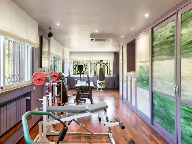 Spacious and elegant villa with pool in Terramar, Sitges