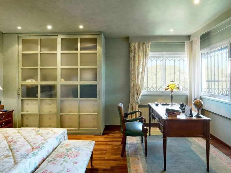 Spacious and elegant villa with pool in Terramar, Sitges