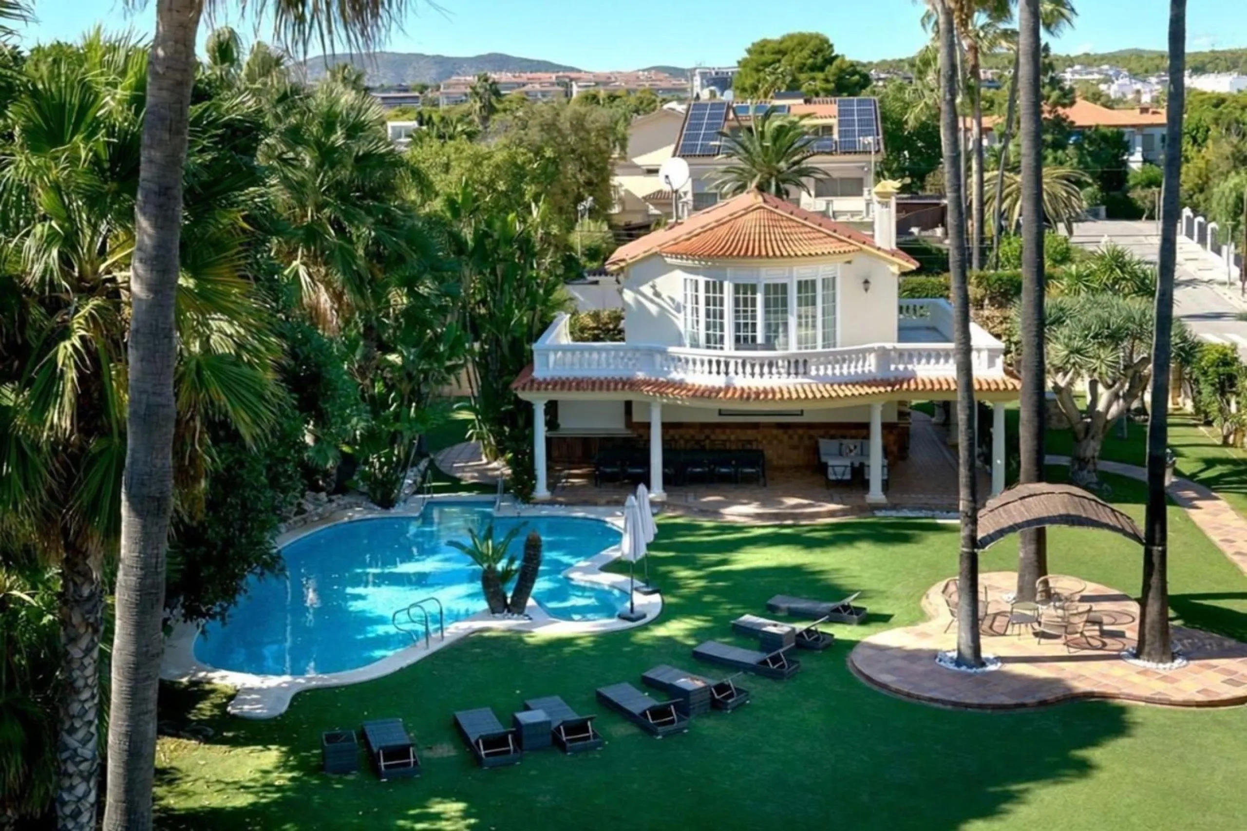Villa histórica y exclusiva frente al mar en Sitges
